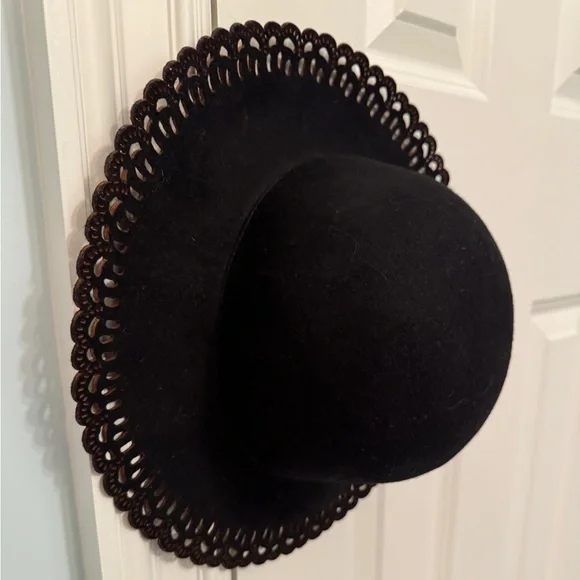Adorable Black Wool-Laine Hat Irene Womens Satin Lined Winter Hats Cable Knit Beanie Silk  main image 2